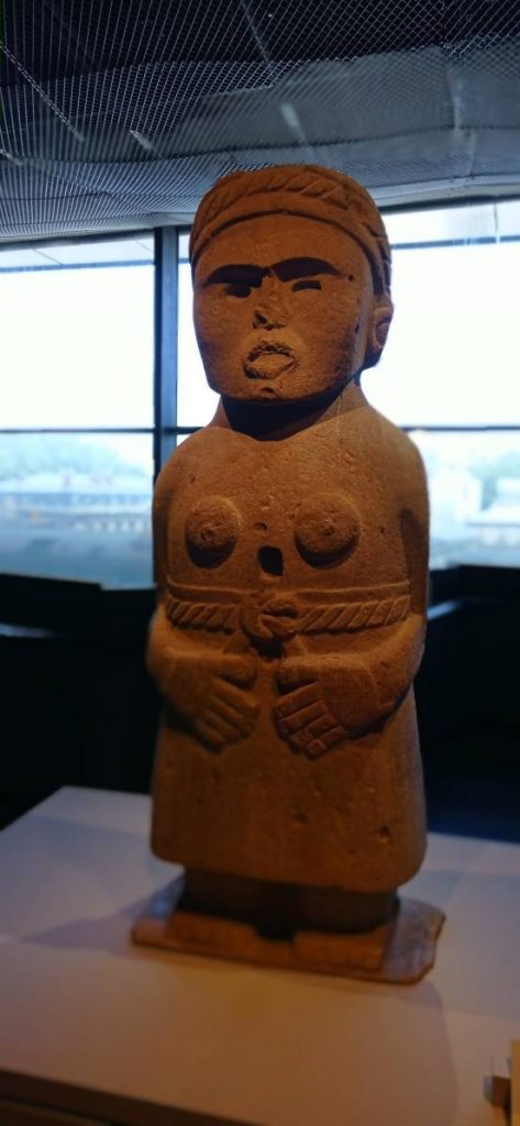 Grande statue de femme - Les olmèques et culture du mexique - Musée du Quai Branly Chirac - 2021