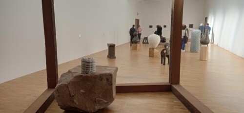 Vue depuis une installation de Theaster Gates, à la Whitechapel Gallery
